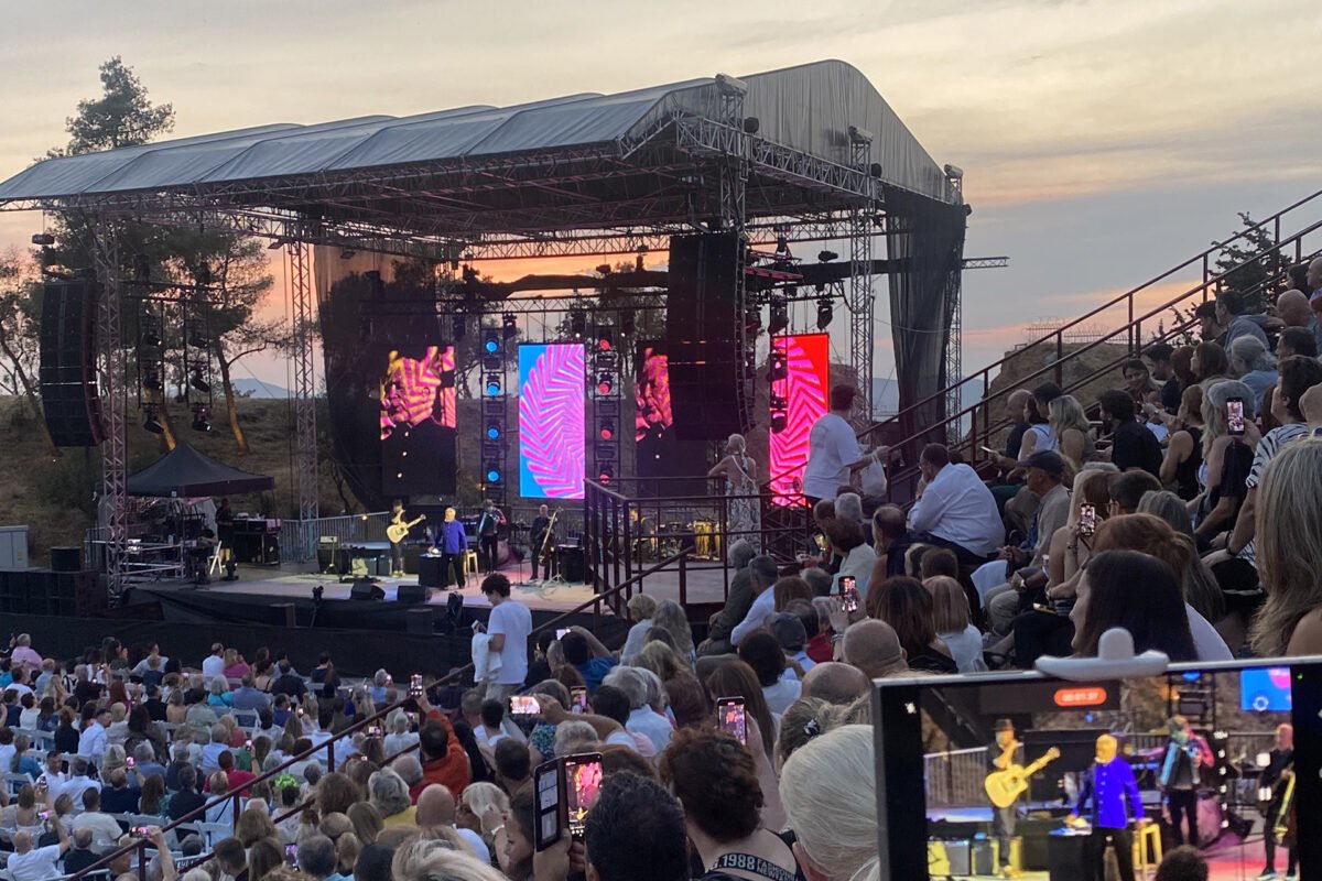 Ο «τσάκαλος» Τομ Τζόουνς και το τρυφερό κοινό ενός νοσταλγικού αναψυκτήριου
tinyurl.com/3y935h4v