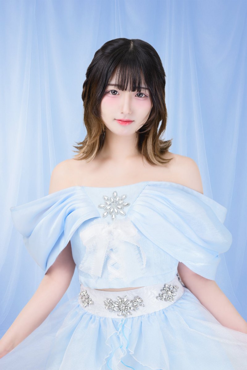 meltycrystal's tweet photo. ✼••┈┈┈┈••✼••┈┈┈┈••✼

                 アー写公開

✳︎猫眠ゅぅ @MeltyCrystal_NY 
✳︎担当カラー 白

いいね＋RP＝100達成で…
全体アー写公開💎

✼••┈┈┈┈••✼••┈┈┈┈••✼ https://t.co/2Nw1maz4h6