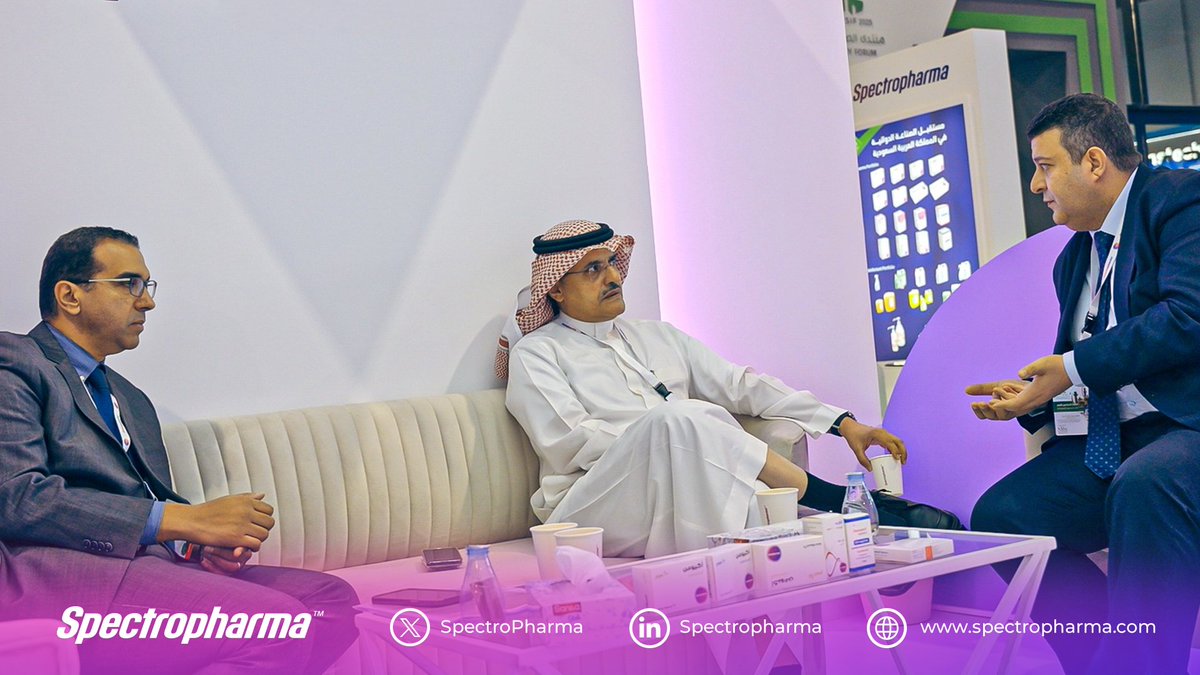 spectropharma's tweet photo. لقطات من جناح #سبكتروفارما خلال مشاركتها في #منتدى_الصناعة_السعودي بـ #الظهران، للتعريف بأنشطة الشركة وتسليط الضوء على خططها في توطين التقنية، ونقل المعرفة، والمساهمة في تطوير حلول دوائية مبتكرة تلبي احتياجات القطاع الصحي الوطني.

#Spectropharma
#SIF2025 https://t.co/4NqfkWrufd