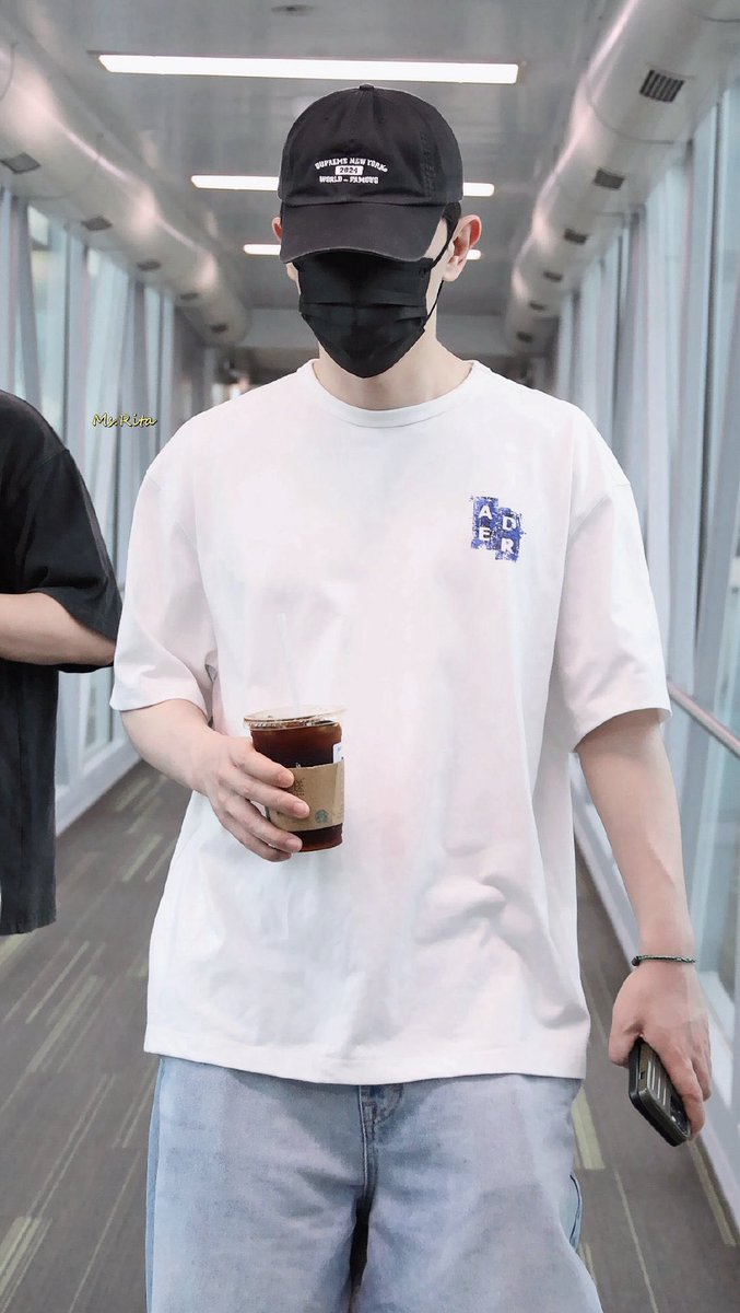 24.06.2025: Beijing

Lun Lun is back in Beijing 💚💚

Cr: Ms. Rita
#DengLun #邓伦 #鄧倫 #ダンルン #등륜 #เติ้งหลุน #AllenDeng