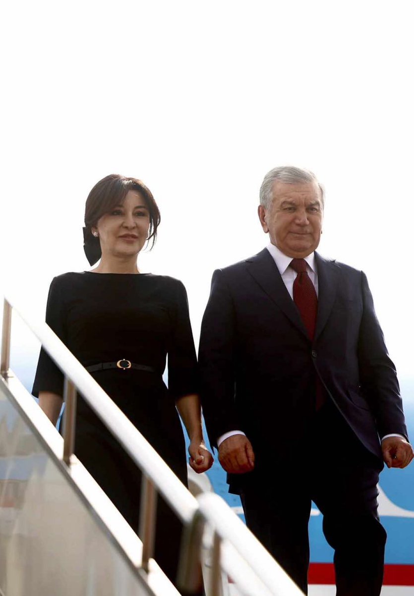 Манай зарим аниа нар узбек царайтай бдаг уу?!  Нэг л харсан хүн шиг байхын🤪😜