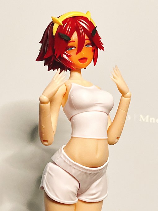 創彩少女庭園のドレスアップボディに、メガミデバイスのアメノウズメの頭をさしたら、めちゃくちゃ赤面してるっぽくなった。 