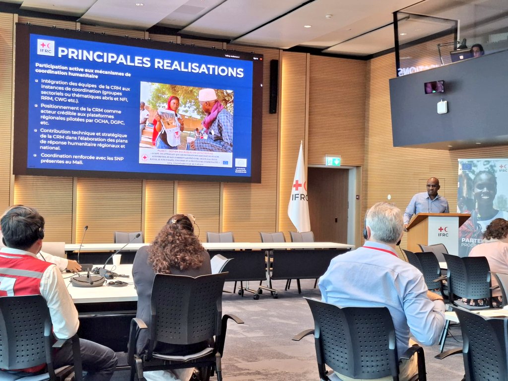 Le SG de la @CroixRouge_Mali s’adresse aux leaders des 36 Sociétés Nationales impliquées dans le #ProgrammePPP, lors de la réunion de clôture tenue les 23 &amp; 24 juin à Genève.
Un moment fort pour valoriser les acquis et renforcer la coopération.  
#PPP #HumanitéEnAction