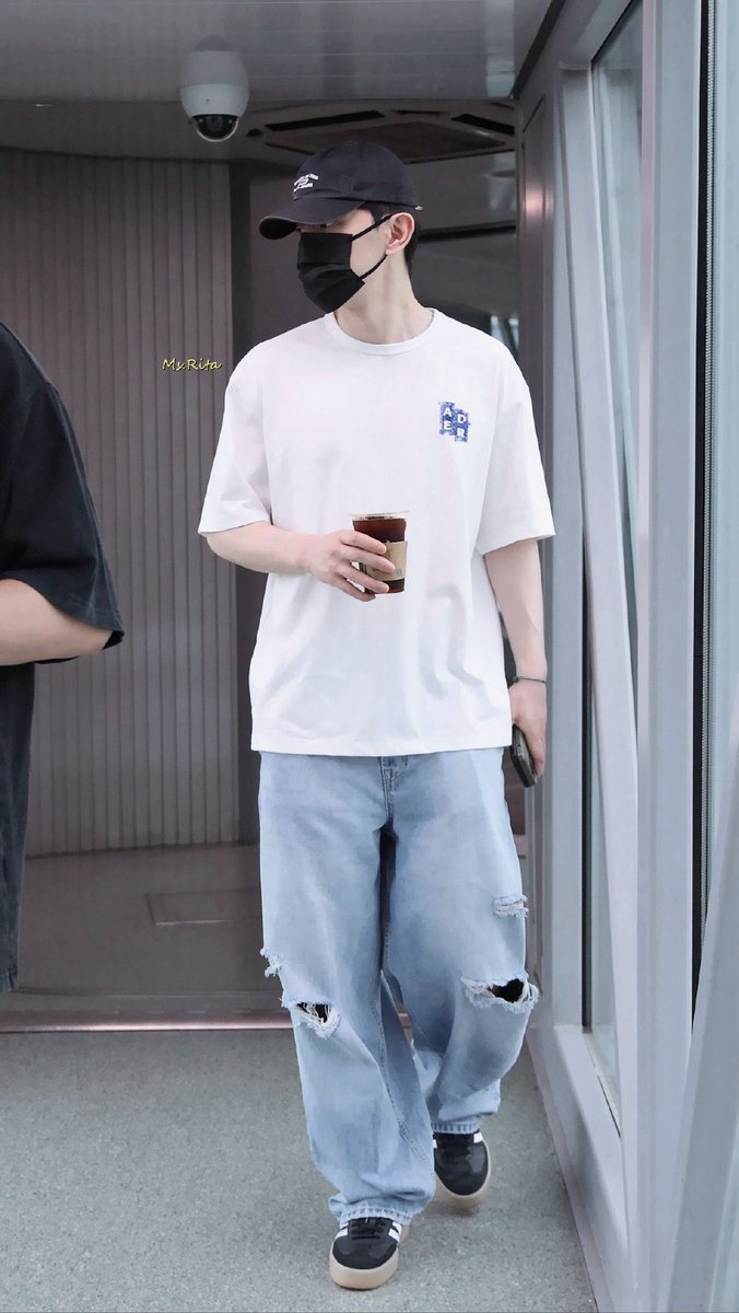 24.06.2025: Beijing

Handsome as always 😘💚💚

Cr: Ms. Rita
#DengLun #邓伦 #鄧倫 #ダンルン #등륜 #เติ้งหลุน #AllenDeng