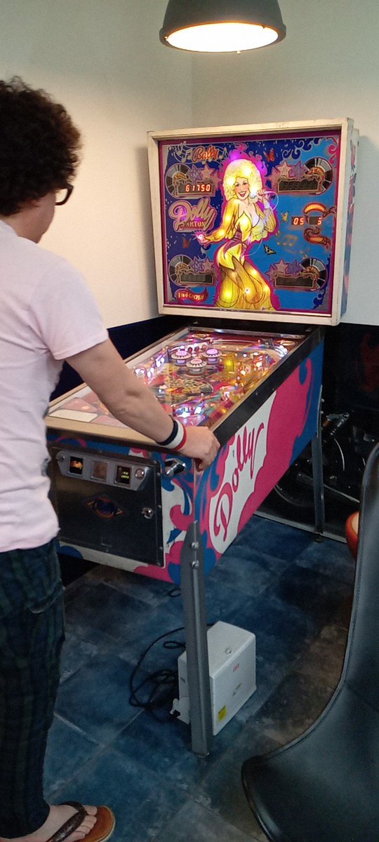 事務所にピンボールがきた〜