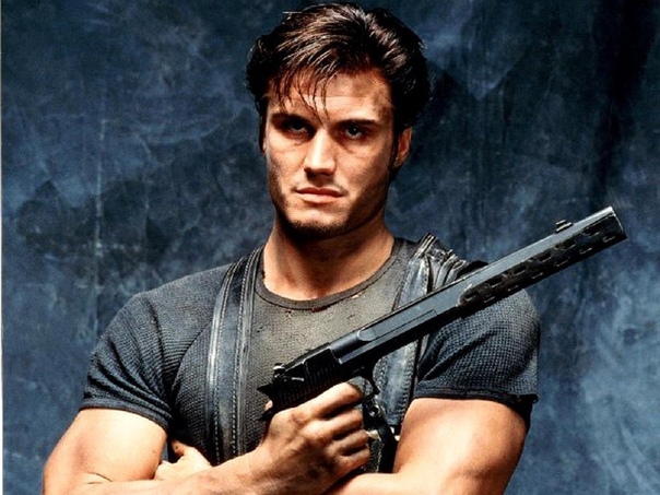 El rodaje de "The Punisher" comenzó en agosto de 1988, unos meses antes de "Batman", de Tim Burton. Por aquel entonces, el estudio productor, New World Pictures, era propietario de Marvel y tenía los derechos cinematográficos de cientos de personajes.

appleheadteam.com/algunos-detall…