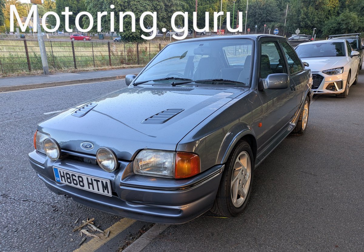 motoringguruUK's tweet photo. It's not every day you see a late evening, street parked, 1991 Ford Escort Eclipse is it?
You can almost hear Gypsy Woman by Crystal Waters pumping on the stereo.
#RSTurbo https://t.co/8xgN459uLK