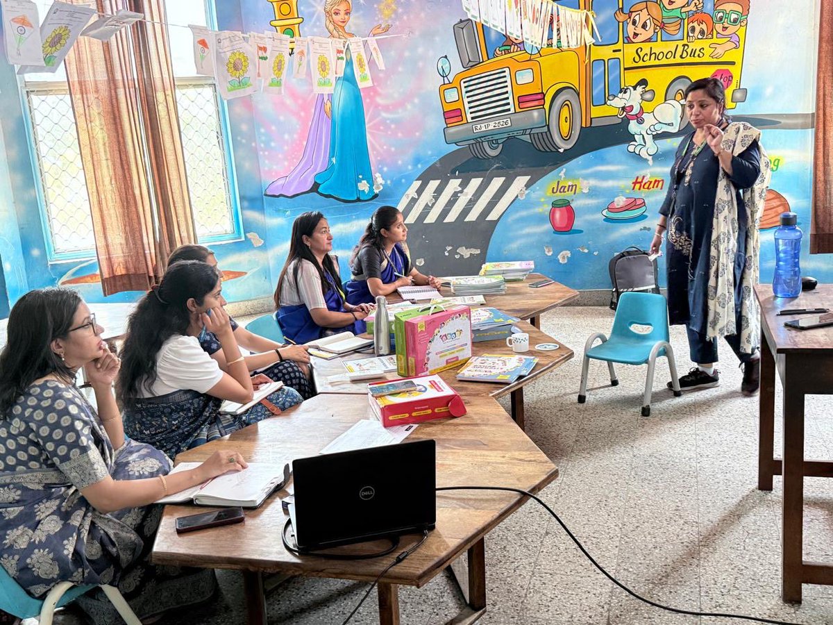 MdvmSchool's tweet photo. Phonetic Sound Teachers Training (Nursery to II)

The phonics training for nursery to grade 2 was designed to equip teachers with effective strategies to teach reading to students. https://t.co/CgrE3FF8bh
