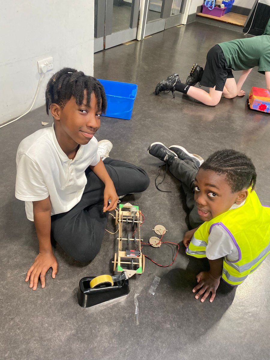 stpatrickspri's tweet photo. Celebrating our brilliant primary engineer graduates today was fantastic! 🎓🎊Their creativity and dedication was truly impressive, and they clearly have bright futures chugging ahead. 🚂✨ So proud of them all! 👏🏼 #PrimaryEngineers #STEMeducation https://t.co/zYsWeslvW8
