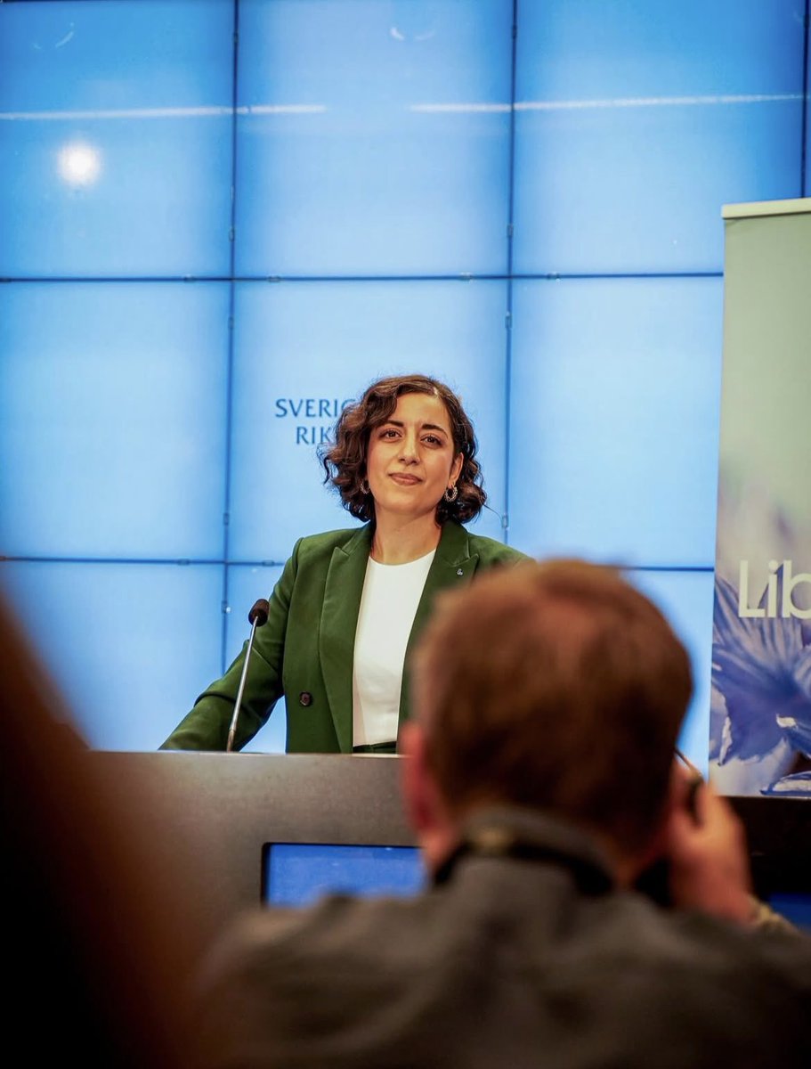 Min partiledare💙 <a href="/SMohamsson/">Simona Mohamsson</a>