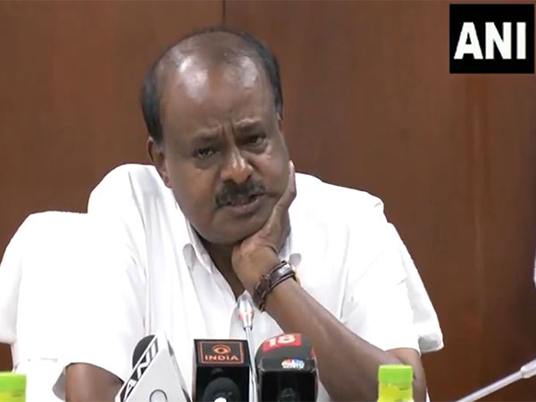 ani_digital's tweet photo. Tesla only keen on selling their cars in India, no further plans: H D Kumaraswamy

Read@ANI Story | https://t.co/ghB06xgESD
#Tesla #HDKumaraswami #EVs https://t.co/5dbinLl9AN