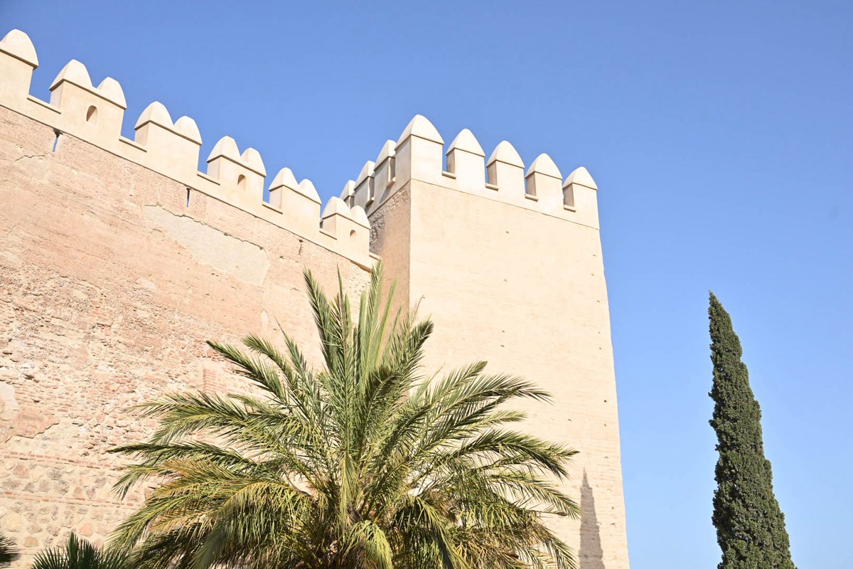 María del Mar Vázquez (@mar_del_marvaz) on Twitter photo 🏰 Nunca antes se había hecho una apuesta tan importante desde <a href="/AndaluciaJunta/">Junta de Andalucía</a> para recuperar la Alcazaba. En 5 años se han invertido más de 10 millones de euros para rehabilitarla.
Gracias al presidente <a href="/JuanMa_Moreno/">Juanma Moreno</a> por proteger una de nuestras señas de identidad. 🏰 Nunca antes se había hecho una apuesta tan importante desde <a href="/AndaluciaJunta/">Junta de Andalucía</a> para recuperar la Alcazaba. En 5 años se han invertido más de 10 millones de euros para rehabilitarla.
Gracias al presidente <a href="/JuanMa_Moreno/">Juanma Moreno</a> por proteger una de nuestras señas de identidad.