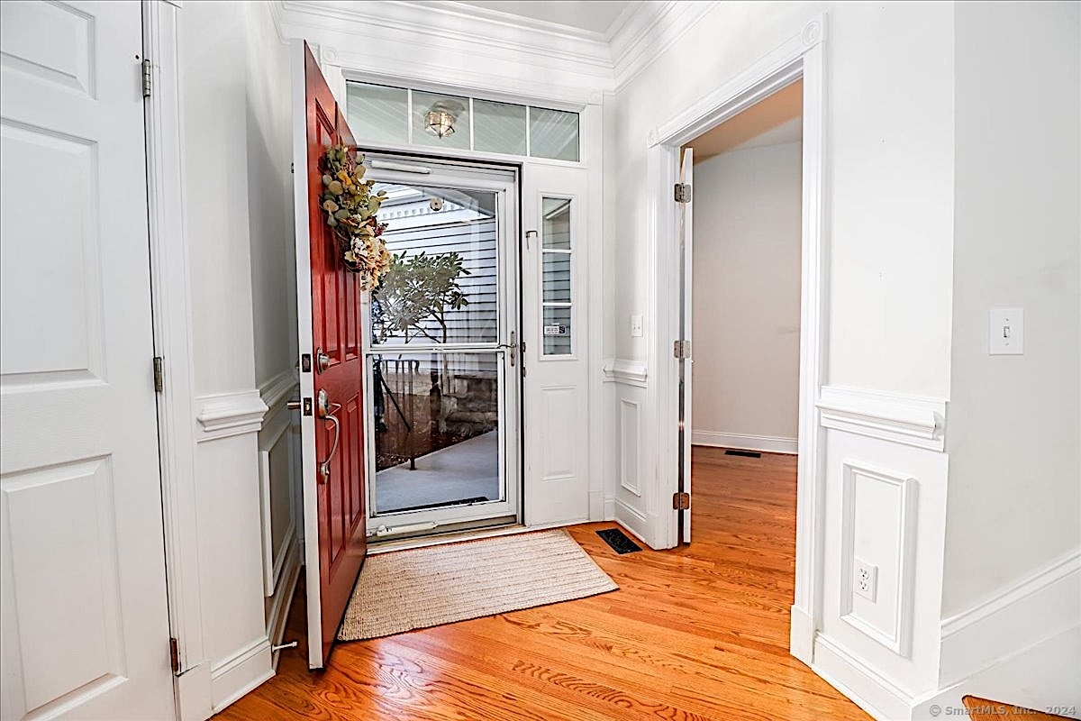 KathyHamiltonCT's tweet photo. 66 Watkins Drive Unit 66, Newtown, CT, 06482
2 bed | 2.5 bath 3394 Sq. Ft.
Active | 595000
https://t.co/fwA3eMoA0r
MOTIVATED SELLER! Discover the elegance of this luxurious condominium designed specifically for those over 55. Ideally situated between Exits 10 and 11 on Route... https://t.co/9mfREhkUVb