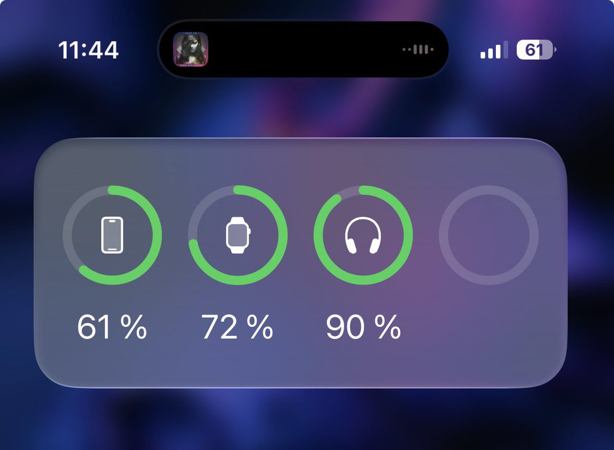 iOS26 bug? This is widget on dark mode icons 🤔