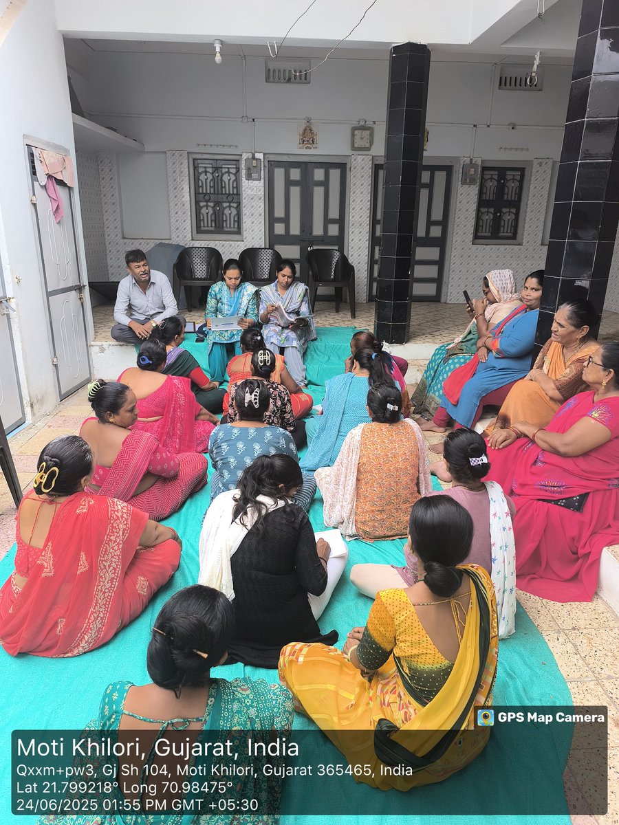 NRLMGONDAL's tweet photo. આજ રોજ મોટી ખિલોરી ગામે મોડેલ કલસ્ટર લેવલ ફેડરેશન ની મિટિંગ રાખવામા આવી જેમા જિલ્લા માથી apmd અંજનાબેન, apmd કૃપાલીબેન હાજર રહેલ મિટિંગ માં vgf ફંડ cif ફંડ ડ્રોન દીદી ,કૃષી સખી વગેરે ની ચર્ચા કરવામાં આવેલ.@RAJKOTNRLM @tdogondal @DDORAJKOT1 @DLMRajkot https://t.co/bXNyQXyUIO