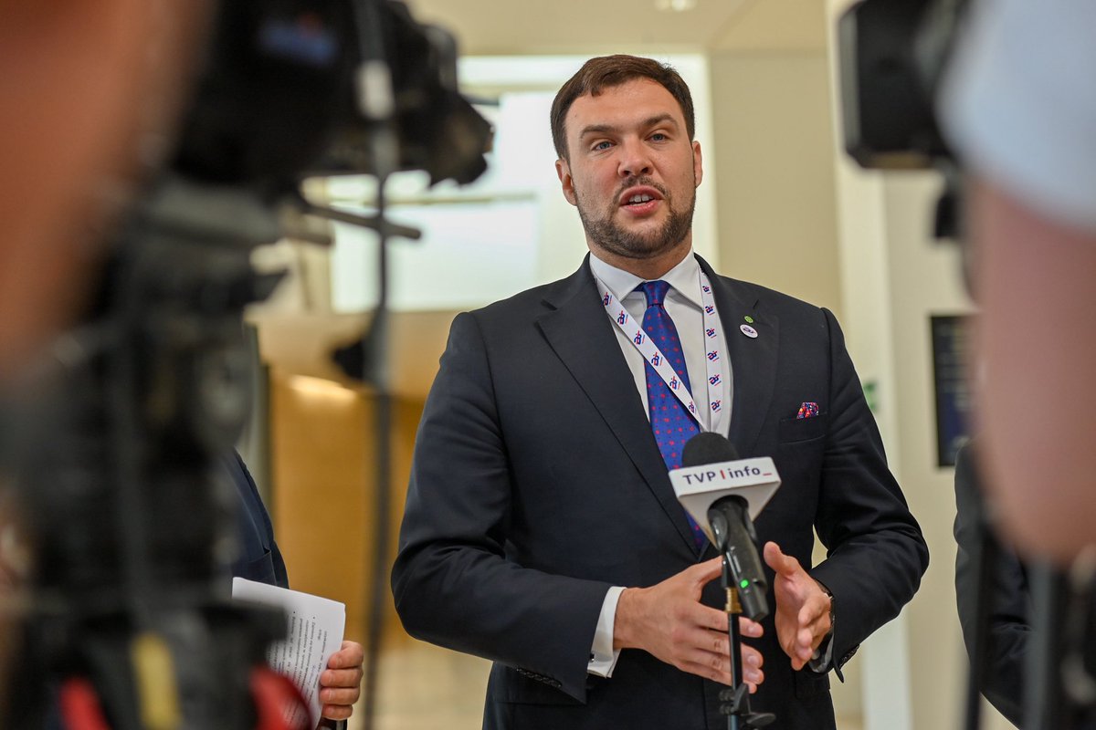 Polish presidency of the Council of the EU (@poland25eu) on Twitter photo 💬 Deputy Minister of Agriculture and Rural Development <a href="/AdamNowak_PL/">Adam Nowak</a>:
„Food security is just as important as other forms of security. There can be no food security without generational renewal — without supporting young farmers. 💬 Deputy Minister of Agriculture and Rural Development <a href="/AdamNowak_PL/">Adam Nowak</a>:
„Food security is just as important as other forms of security. There can be no food security without generational renewal — without supporting young farmers.