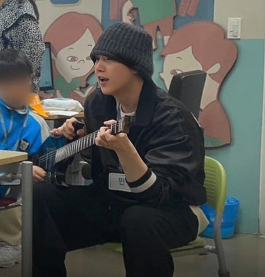 yoongisarchive's tweet photo. god bless this precious soul https://t.co/m6IDQLK2nG