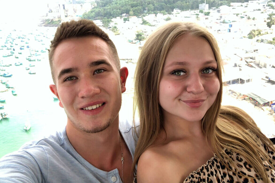 29-летний второй пилот Рустам Каримов и вовсе успел проработать в авиакомпании всего три месяца.

«Он отслужил, потом работал в авиакомпании здесь, в Перми. Потом началась пандемия — всех уволили, без работы остался. После устроился, с начала СВО опять потерял работу. И вот три