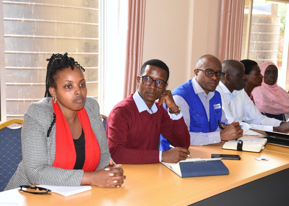 Gatsibo District (@gatsibodistrict) on Twitter photo Ku bufatanye n'Akarere, Umuryango <a href="/FccRwanda/">FCC RWANDA</a> hamwe na <a href="/PlanRwanda/">Plan International Rwanda</a> hakozwe inama nyunguranabitekerezo igamije ubuvugizi ku bibazo bibangamiye abana byavuye mu ikarita nsuzumamikorere. <a href="/RwandaLocalGov/">Ministry of Local Government | Rwanda</a> <a href="/RwandaEast/">๐๐๐ฌ๐ญ๐๐ซ๐ง ๐๐ซ๐จ๐ฏ๐ข๐ง๐๐ | ๐๐ฐ๐๐ง๐๐</a> <a href="/Rwanda_Child/">National Child Development Agency | Rwanda</a> Ku bufatanye n'Akarere, Umuryango <a href="/FccRwanda/">FCC RWANDA</a> hamwe na <a href="/PlanRwanda/">Plan International Rwanda</a> hakozwe inama nyunguranabitekerezo igamije ubuvugizi ku bibazo bibangamiye abana byavuye mu ikarita nsuzumamikorere. <a href="/RwandaLocalGov/">Ministry of Local Government | Rwanda</a> <a href="/RwandaEast/">๐๐๐ฌ๐ญ๐๐ซ๐ง ๐๐ซ๐จ๐ฏ๐ข๐ง๐๐ | ๐๐ฐ๐๐ง๐๐</a> <a href="/Rwanda_Child/">National Child Development Agency | Rwanda</a>