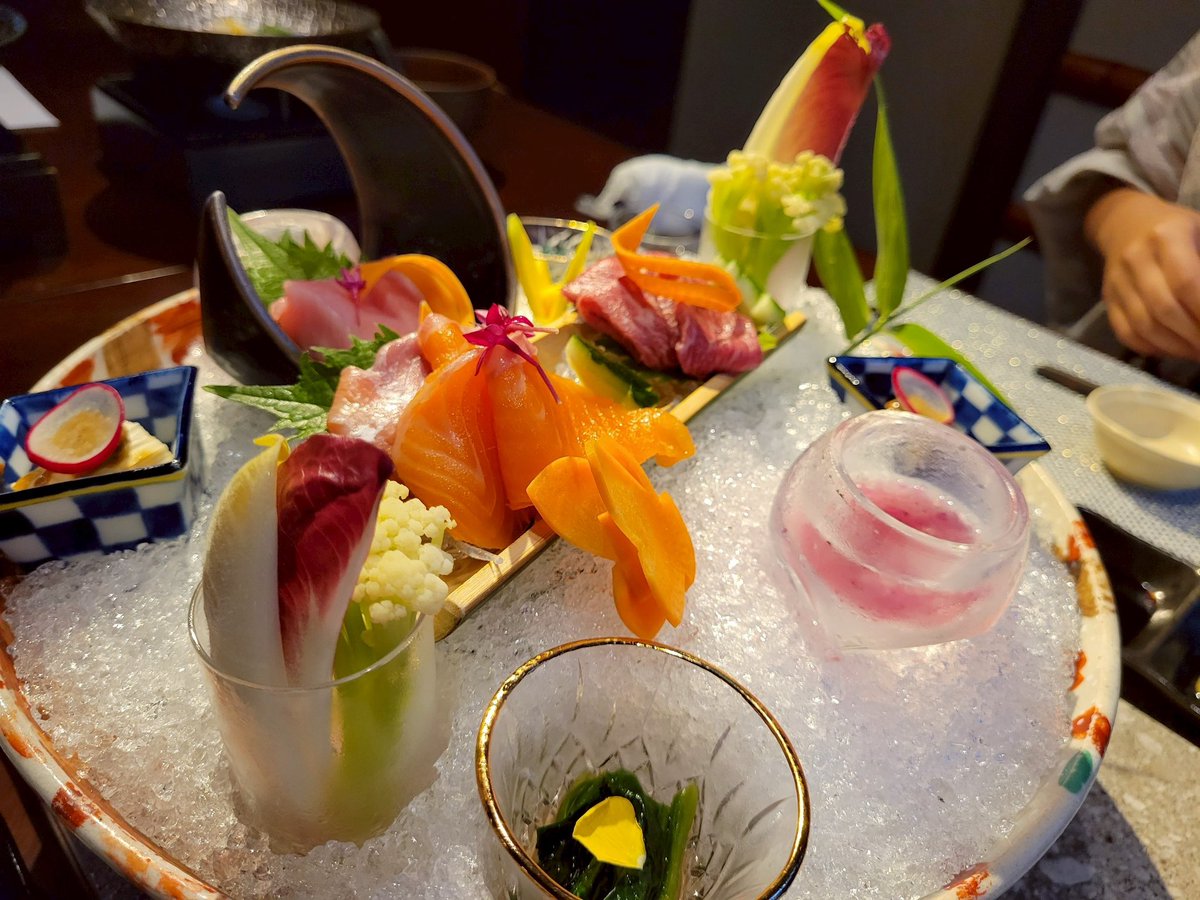 06Fzv's tweet photo. 彼女が誕生日旅行に連れて行ってくれた！
景色も宿も料理も全部良すぎて最高に幸せでした🥰 https://t.co/JkpFtXP4P1