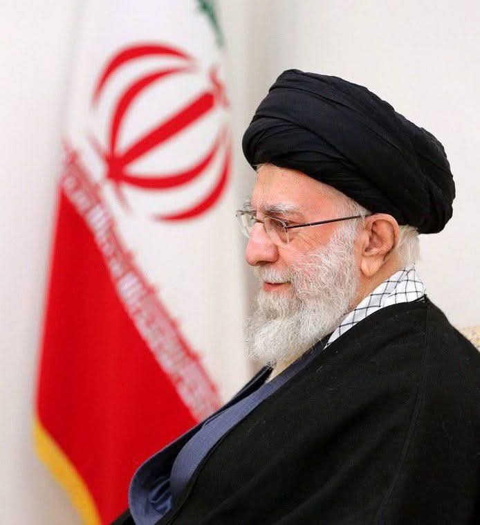 Cool_Ustaz's tweet image. A 86 Year Old stand against 86 nations to defend Islam. Say Allah is the Greatest.