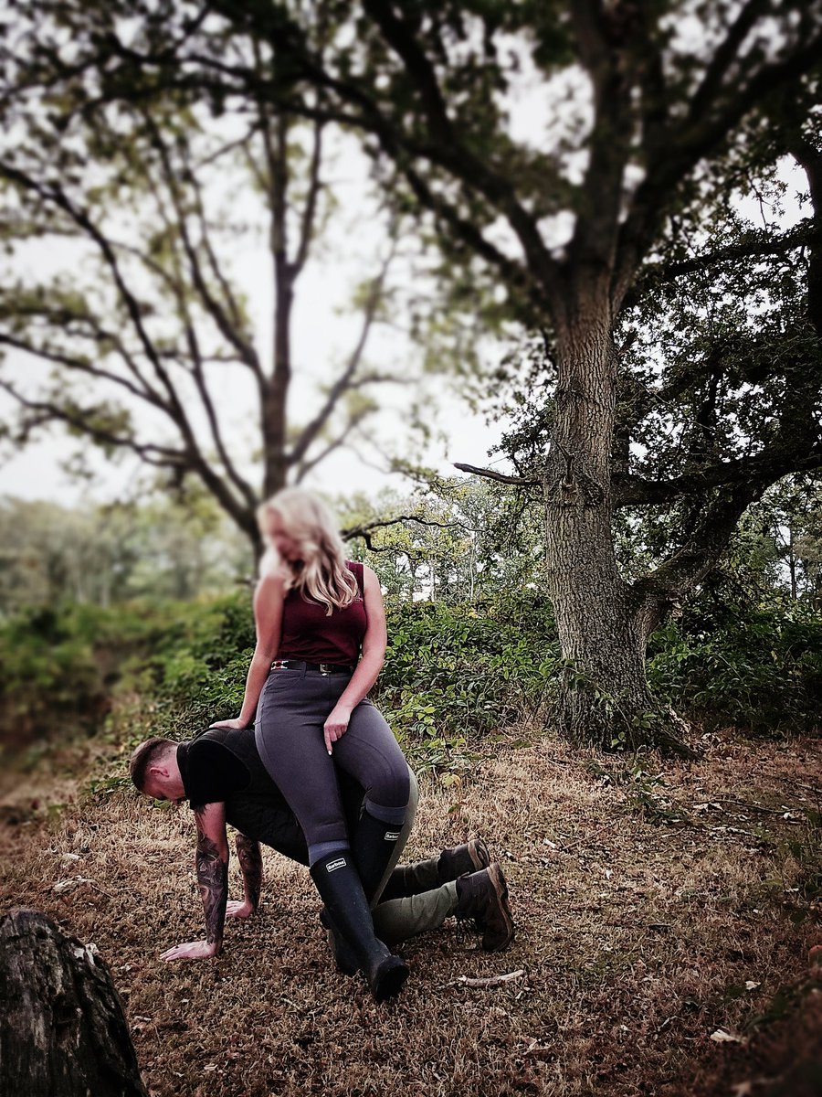 If you go down to the woods today... ⛓️🗝

#submissive #jodhpurs #flr #femdom #femaledomination #chastity #cuck #fetlife #bootworship #footworshi̇p #feetworshi̇p #footfetısh #bootslave #bootsaddict