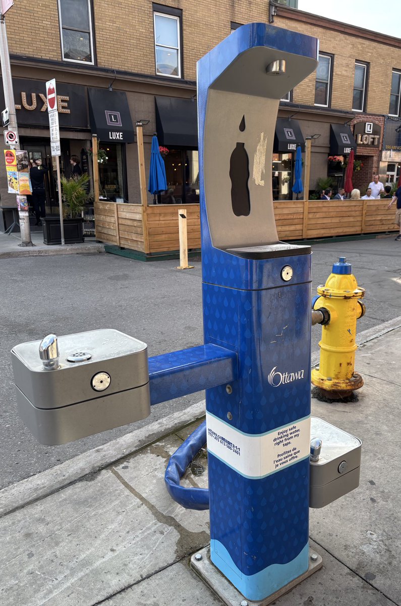 adsumforwomen's tweet photo. Here’s one more reminder to stay hydrated Halifax &amp; to share water &amp; shade if you can, esp with folks who are not housed. 
Imagine having public water stations. Here’s a model that checks all the boxes: easy access, design and equity.
Til then, share water, stay safe. https://t.co/ju9khbXDA0