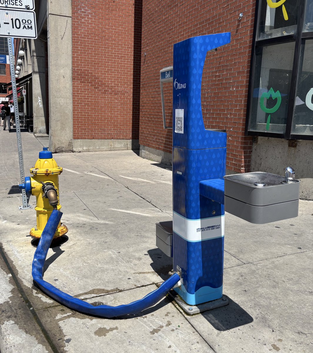 adsumforwomen's tweet photo. Here’s one more reminder to stay hydrated Halifax &amp; to share water &amp; shade if you can, esp with folks who are not housed. 
Imagine having public water stations. Here’s a model that checks all the boxes: easy access, design and equity.
Til then, share water, stay safe. https://t.co/ju9khbXDA0