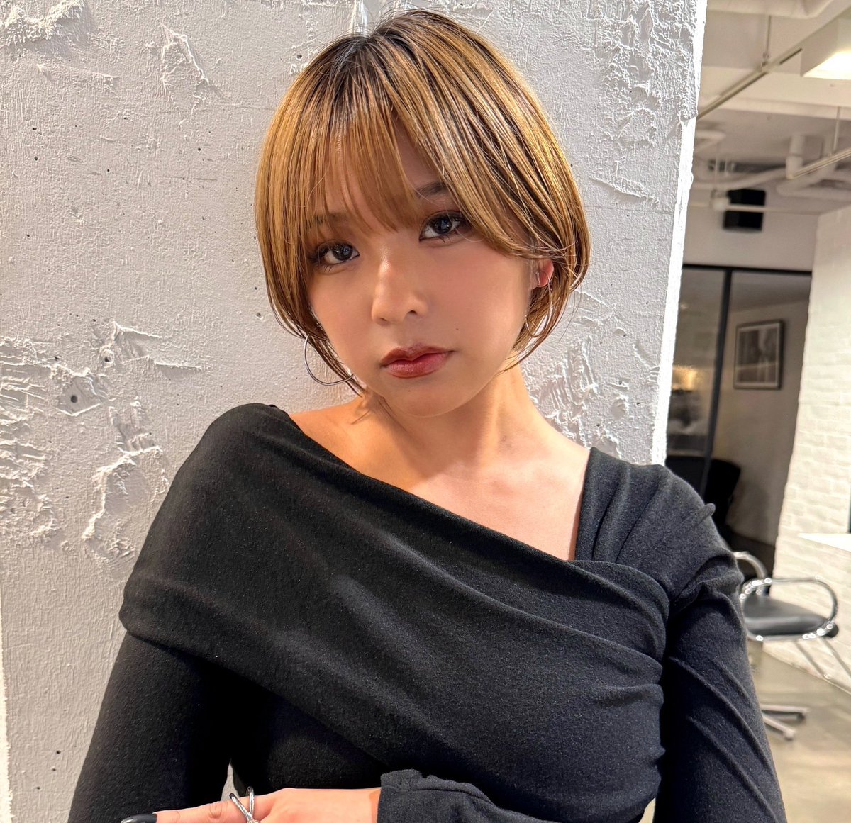 ffghvbddfg's tweet photo. 明日、6月25日カットモデル募集しております！

したいカットやお悩みは遠慮なくご相談ください！

料金　無料
時間　20時〜

表参道駅徒歩3分

DMお待ちしております！

#カットモデル募集 #ボブ #顔まわりカット  #レイヤーカット #ショートカット #ロングヘア https://t.co/6TtZ8ACuHv