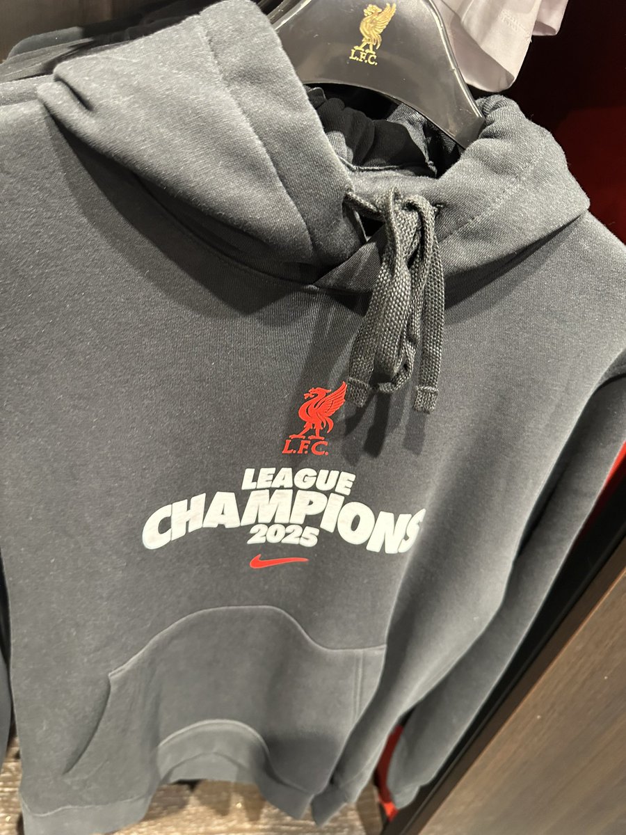 dan_freakbeat's tweet image. Nike really put the effort in designing these.