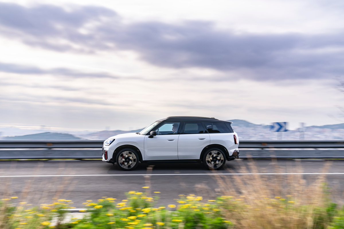 Yeni MINI John Cooper Works Countryman ALL4 ile tanış:

🏁 Navigasyon AR ile yolunu kaybetme,
🏁Sürüş Asistanı Plus ile her an destek! 
🏁ALL4 dört çeker sistemiyle zorlu yollarda bile kontrol sende.

Gücün ve teknolojinin buluştuğu yerde sürüş başlar! 🏁

#MINI #JohnCooperWorks