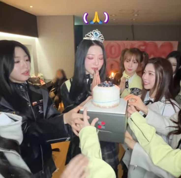 idk if i'm really back but after some time ia i'm just here to say that today is my bday 🥳