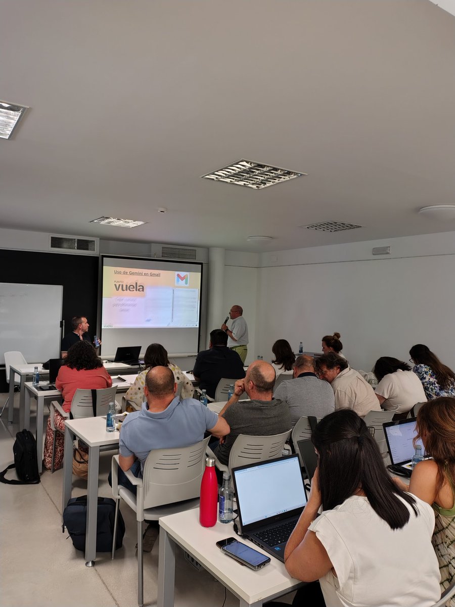 Dejamos aquí algunas imágenes de la jornada de la mañana en #Montilla
<a href="/PuntosVuela/">Puntos Vuela</a> #GrupoIASevilla <a href="/PVVILCON/">Punto Vuela Villamanrique de la Condesa</a> <a href="/vuelaolivares/">Punto Vuela Olivares</a>