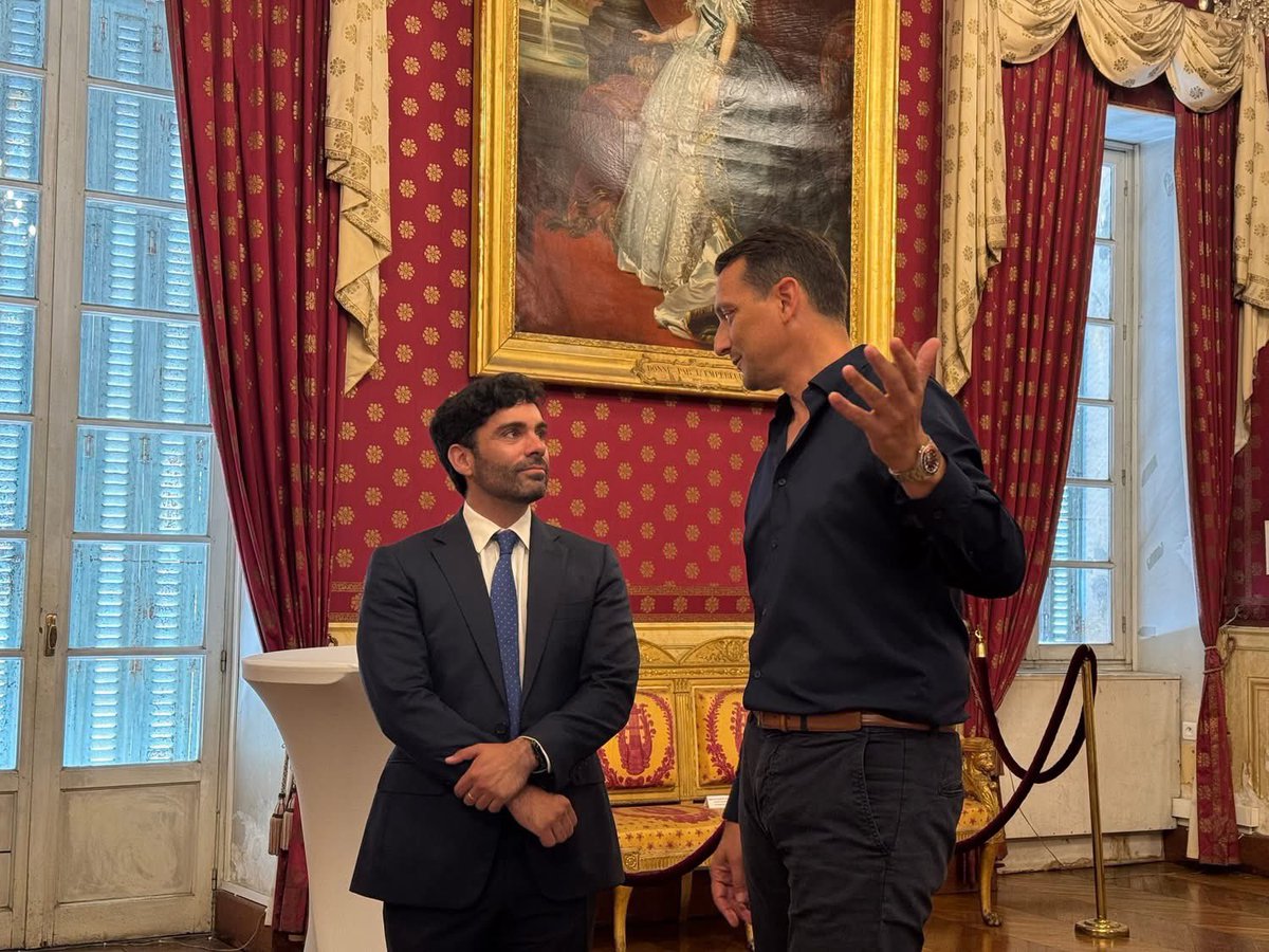 🇵🇹 Ce mardi, nous avons eu l’honneur d’accueillir - Mr Álvaro Ribeiro Esteves, Consul général du Portugal.

🤝 Des moments d’échanges enrichissants. « La communauté portugaise nous est chère, nous tissons des liens culturels &amp; humains forts » 💪🏼 <a href="/VilledAjaccio/">Ville d’Ajaccio - Cità d'Aiacciu</a> <a href="/pays_ajaccien/">CAPA</a>