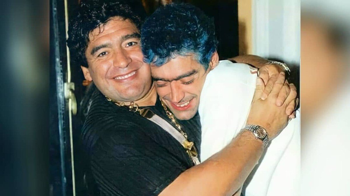 Hoy se cumplen 25 años del fallecimiento de Rodrigo Bueno "el Potro", quien inmortalizó la canción: "La Mano de D10s", en honor a Maradona
(cuarteto cordobés  100%). Historia trágica de "un pirata" (hincha de Belgrano) que llevó el cuarteto, más allá de La Docta (Córdoba).