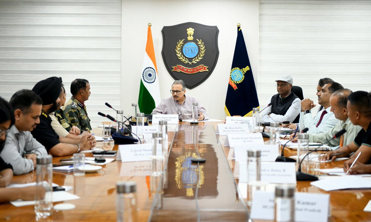 BPRDIndia's tweet image. A Workshop on “Canine Squads” was held at BPR&D Hqrs, New Delhi today to discuss, importance, challenges and recent developments. DG, BPR&D addressed the participants in the closing session. Workshop was chaired by ADG,BPR&D and attended by officers from States/ UTs/CAPFs.