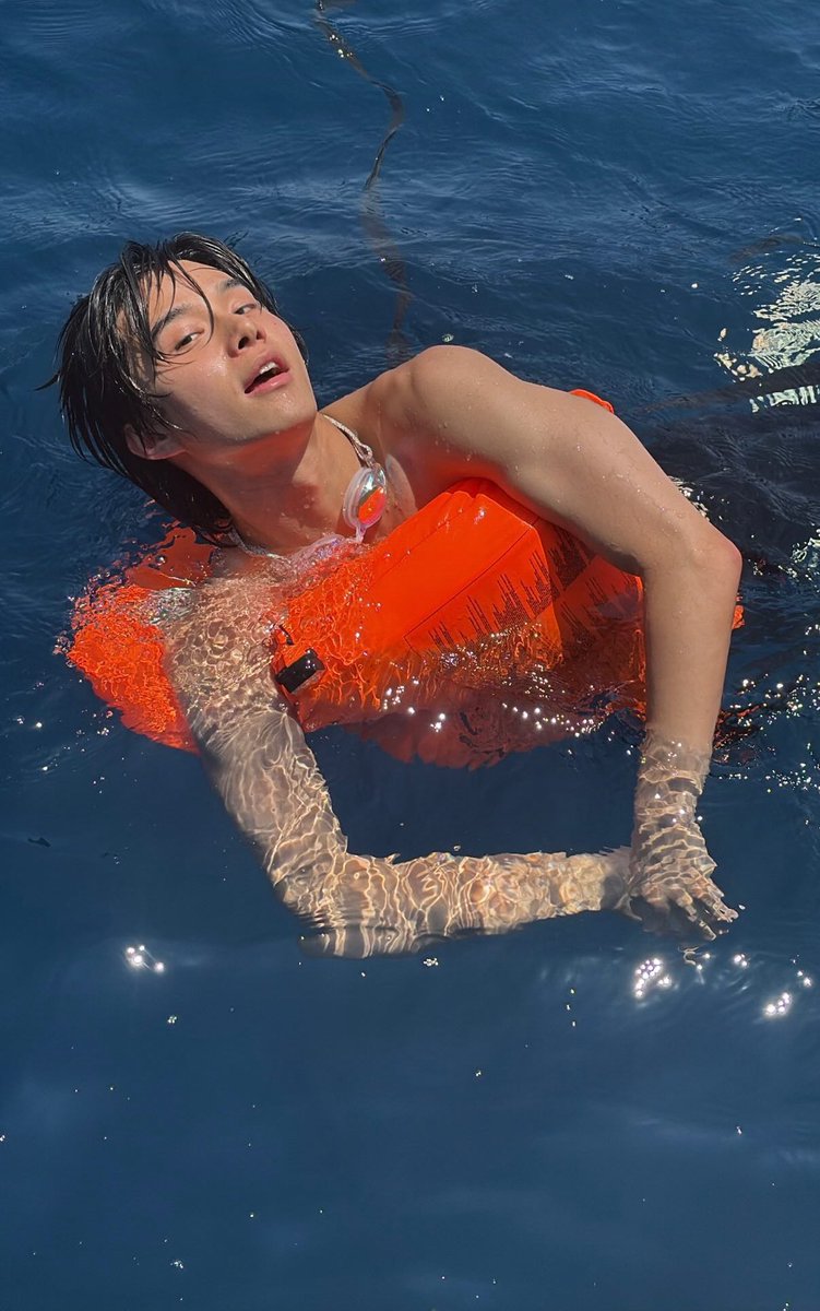 jungwooclips's tweet image. OH MY GOD KIM JUNGWOO???????