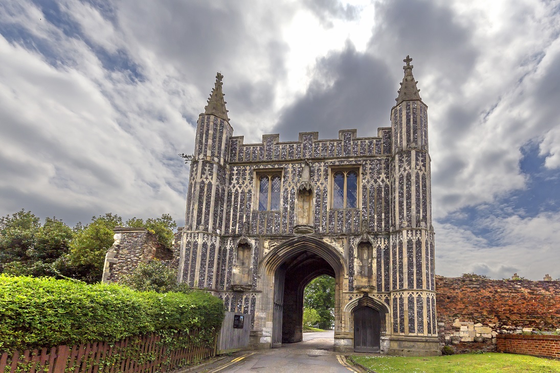 Visit Colchester (@visitcolchester) on Twitter photo We can't say that we have maniacal dancing💃+ pointy shoes, we DO have St Johns Abbey gatehouse! An <a href="/EnglishHeritage/">English Heritage</a> site and the only remainder of the Abbey which once stood in this space. It's history is fascinating! Read more below:
visitcolchester.com/listing/st-joh…
#Colchester #Essex We can't say that we have maniacal dancing💃+ pointy shoes, we DO have St Johns Abbey gatehouse! An <a href="/EnglishHeritage/">English Heritage</a> site and the only remainder of the Abbey which once stood in this space. It's history is fascinating! Read more below:
visitcolchester.com/listing/st-joh…
#Colchester #Essex
