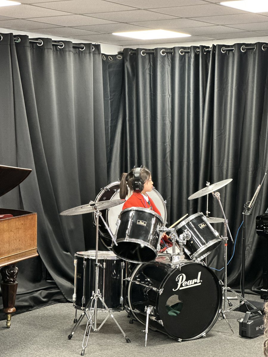 🎶 This week’s Music Scholars’ Concert was a brilliant celebration of musical talent at Hallfield!

From classical pieces to lively favourites like Here Comes the Sun and The Flintstones theme, our scholars treated us to a wide variety of impressive performances across