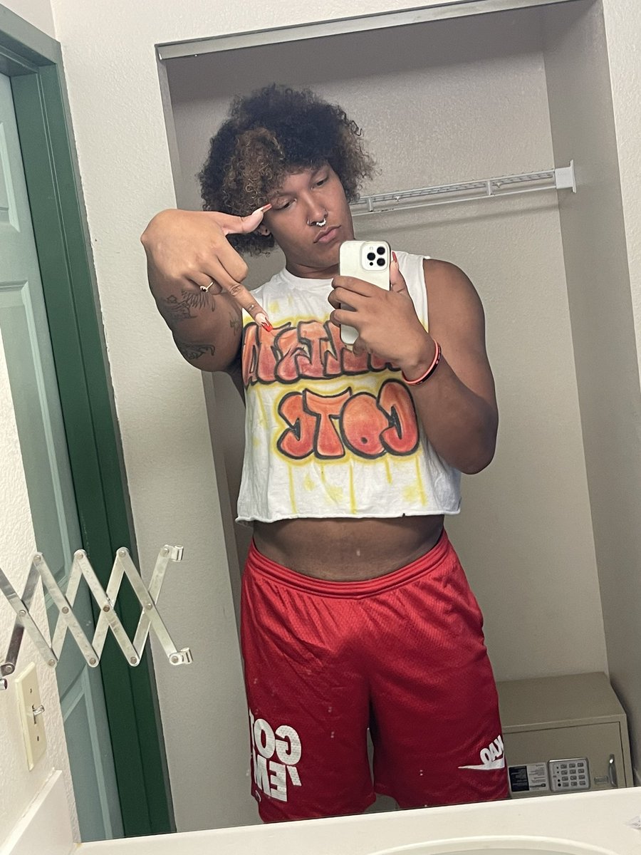 The lifeguard that doesn't see the child floating away bc she's trying to peel the pickles off her burger after clearly stating she wants “no veggies, ketchup and mustard only" but for some reason it's hella veggies on that shit and no mustard