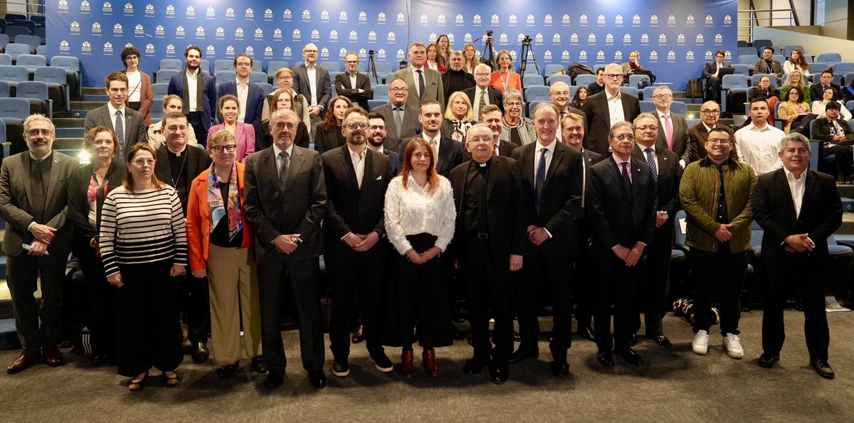 Ante el Consejo de Seguridad de <a href="/ONU_es/">Naciones Unidas</a>, hemos reconocido los avances en la democracia de 🇨🇴, gracias al Acuerdo de Paz. Es momento entonces de proteger estos logros alcanzados. Ratificamos nuestro acompañamiento y apoyo a los 9 puntos de este compromiso. #MenosGritosMásRespeto