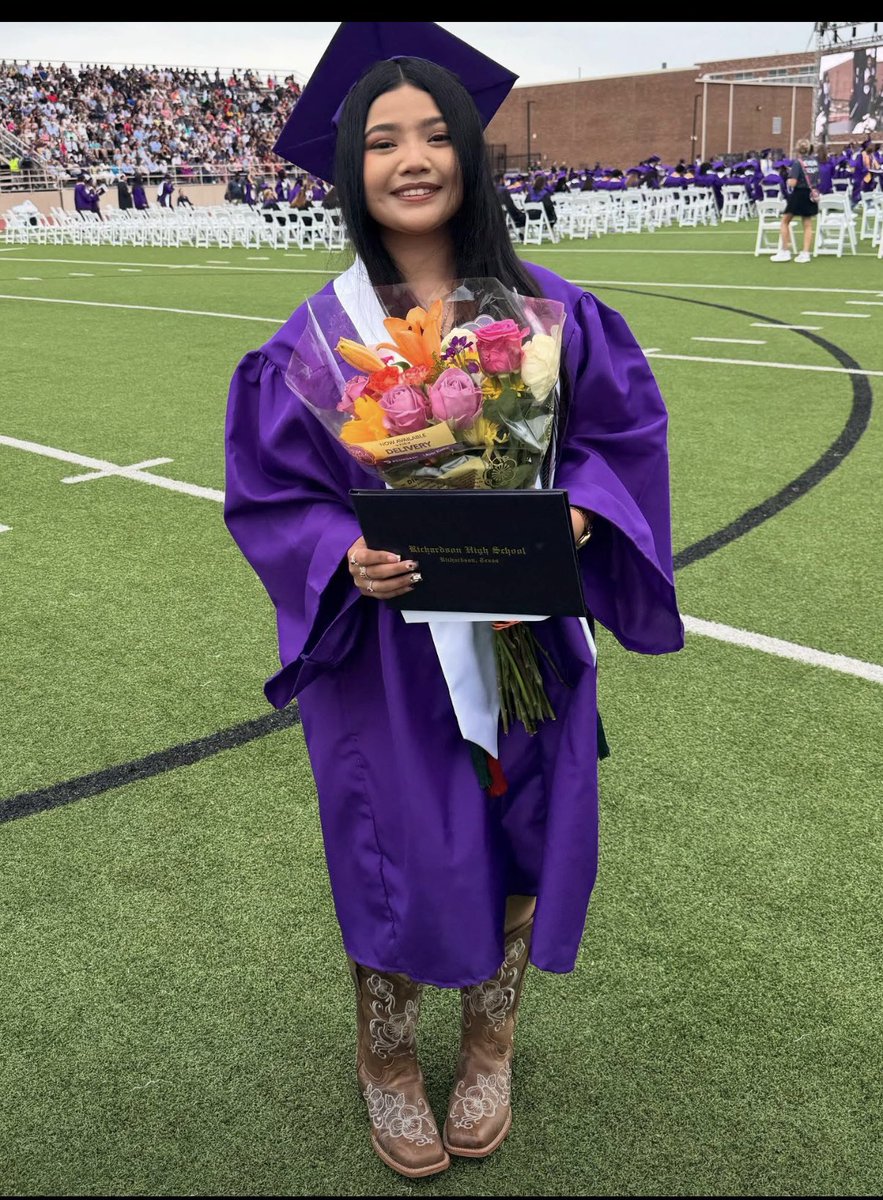 IseldaT's tweet photo. Congratulations 🎉 Class 2025. Love you baby❤️ https://t.co/yofLVavcBb