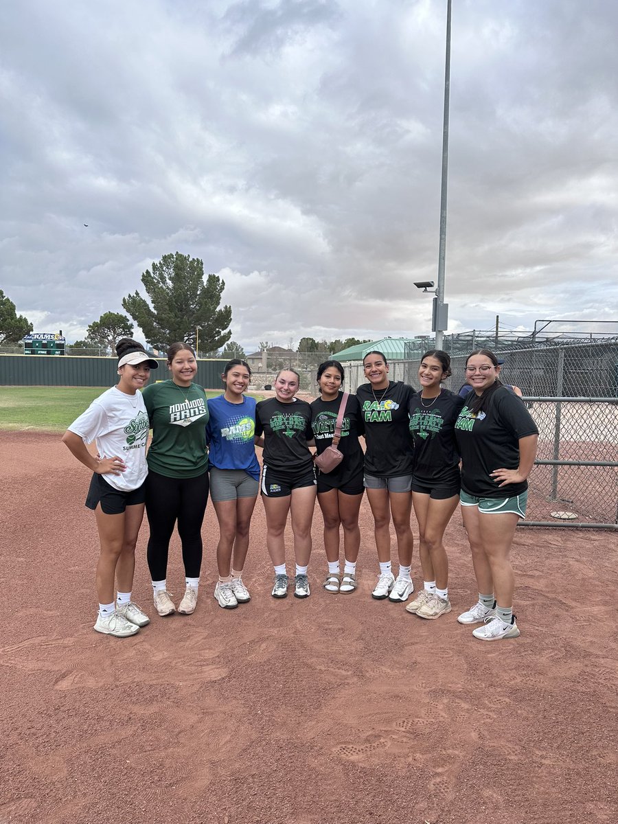 Beautiful morning 🌥️ for Day 1️⃣ of our Mini Rams Camp! We’re ready for some skills, drills, and FUN! 🤩 

#HornsUp 🤘🏽 #GoRams 🐏💚