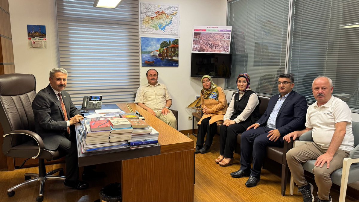 Kızılcahamam kampımızın hemen ardından, Gazi Meclisimizde kıymetli misafirlerimizi ağırladık.

Memur-Sen Hakkâri İl Başkanı Sn. Nihat Gür, Sağlık-Sen Hakkâri Şube Başkanı Sn. Nazif Arslan, Memur-Sen Kadın Kolları Başkanı Sn. Tevadet Tekin Yakar, Eğitim-Bir-Sen Kadın Kolları