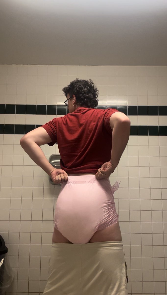 TallDiaperBoy's tweet photo. Diaper check in a public restroom 😵‍💫 it’s so heavy 😣 #abdl #gayabdl #diaperboy https://t.co/Ej0qptgS5R