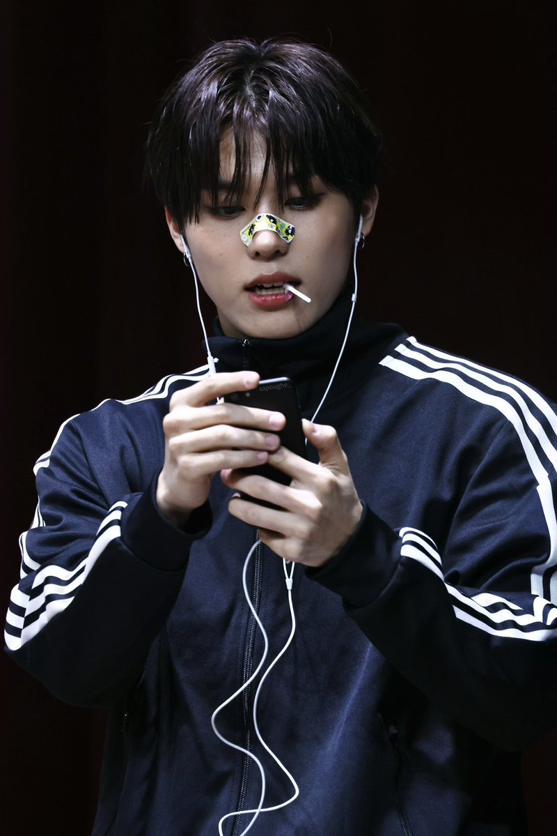 y2kyu_'s tweet image. bRO?!?!