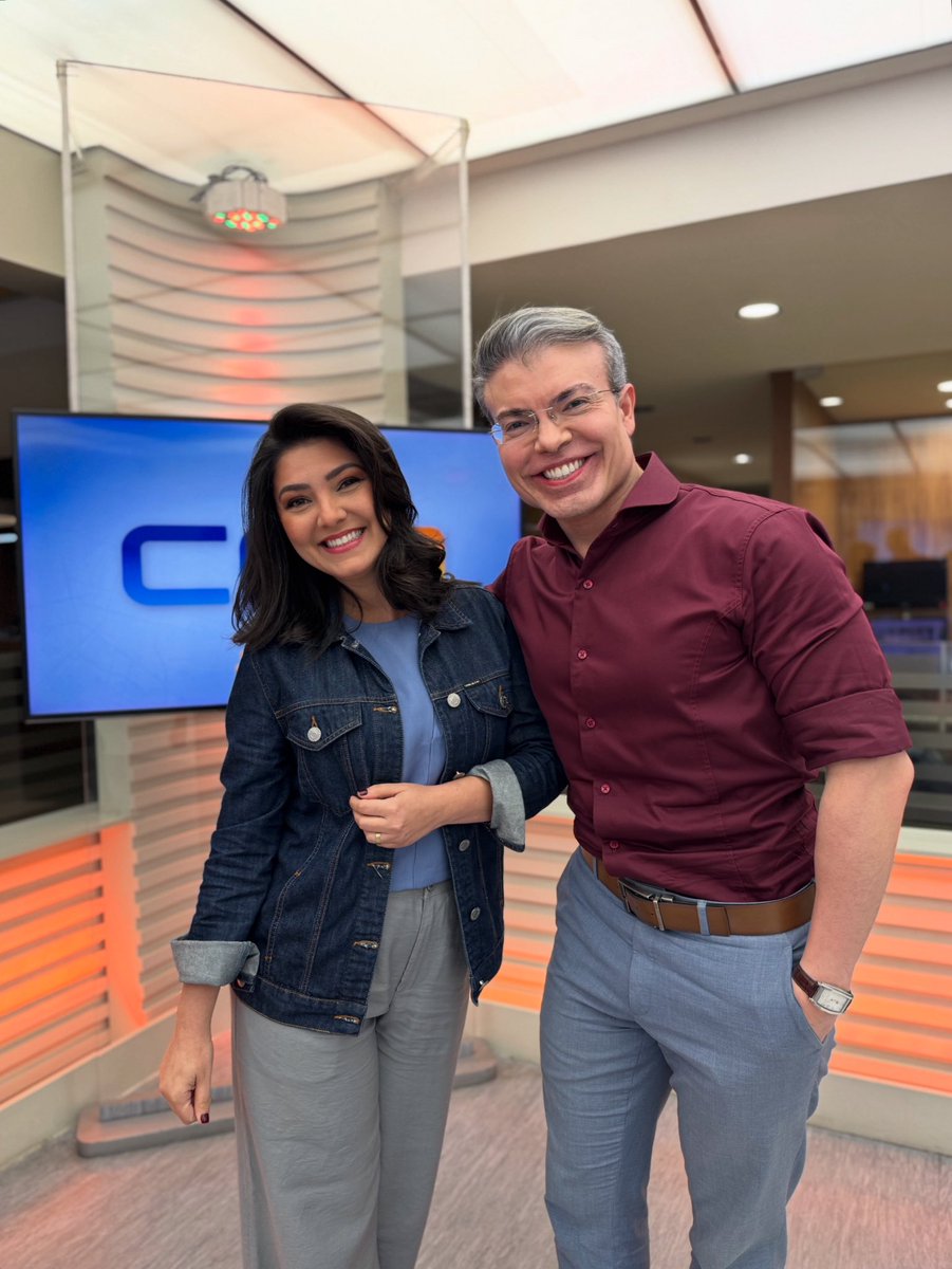 tvverdesmares's tweet image. o #CE1 tá no ar e a Marcella e o Leal já esperam sua companhia. 💙 Cuida e corre para a TV Verdes Mares.