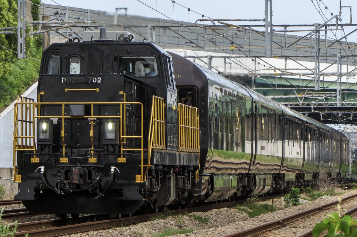 STEx35701635's tweet photo. ななつ星in九州　DD200形代走

先週、特別運行の期間中DD200形によるななつ星が走行するとのことで撮影へ。

お会いした皆様、ありがとうございました。 https://t.co/ZZaIum4Zi8
