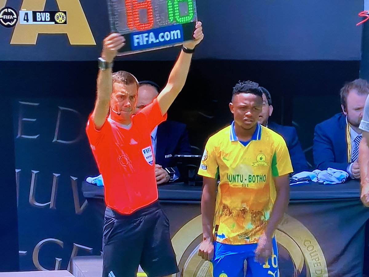 Iconic photo👆
Way above his peers😭😭