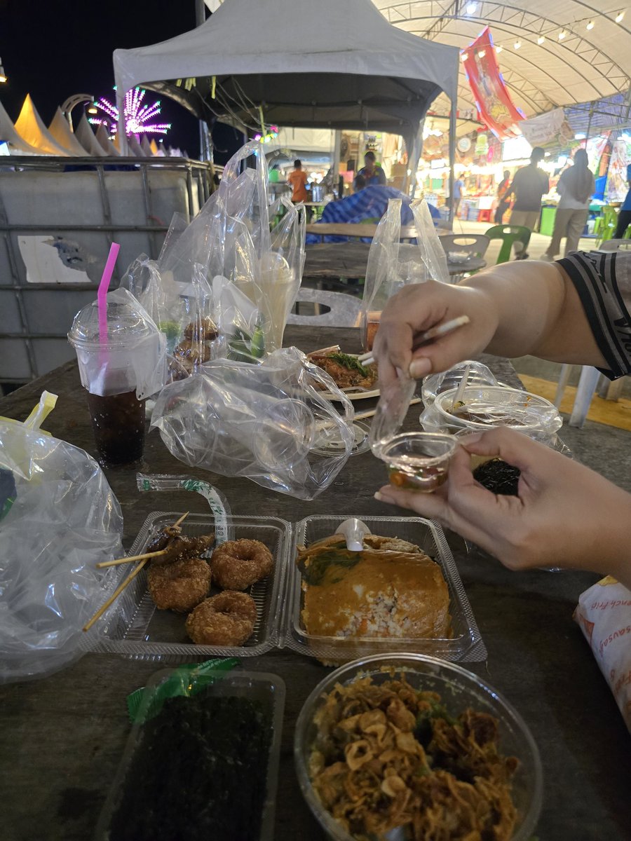 ounounnn's tweet photo. ตามมาเถอะ เกษตรแฟร์พังงา https://t.co/OmQn6kJsKh